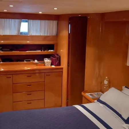 Dreams Botel *